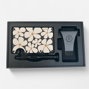 Ridge Daisy Dream Floral RFID Blocking Card Holder